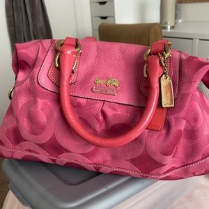 vintage pink coach shoulder bag with pocket